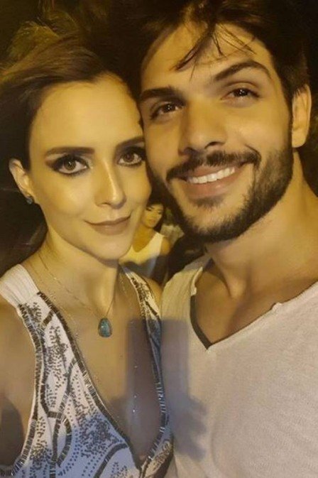 Ana Lúcia Vilela, noiva do BBB Lucas, contrata assessoria e só cresce nas redes sociais