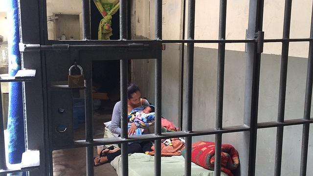 A mulher e o filho estão no 8º Distrito Policial em São Paulo