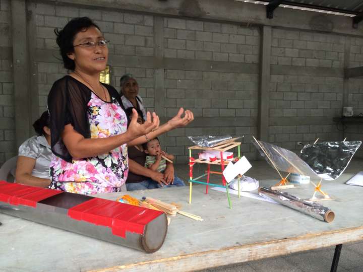 A empresa participou de um projeto social na Guatemala para ensinar a tecnologia do fogão portátil