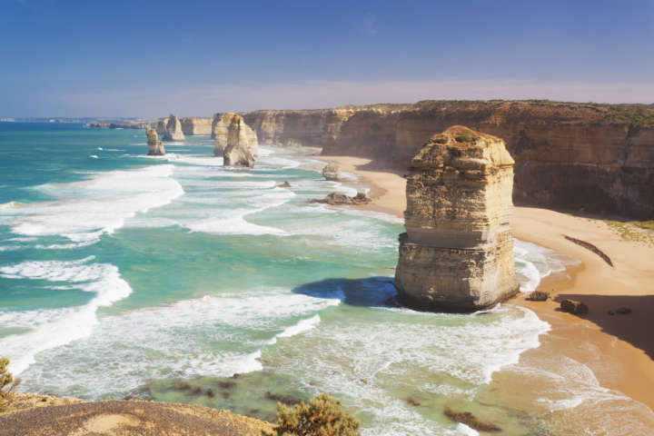 Pedras dos 12 Apóstolos são atração em estrada paradisíaca na Austrália