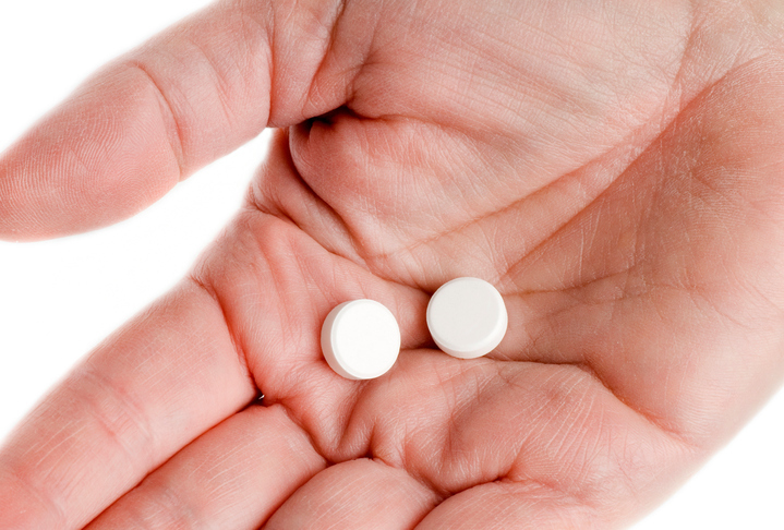 Ibuprofeno em excesso interrompe a produção do hormônio ligado à fertilidade