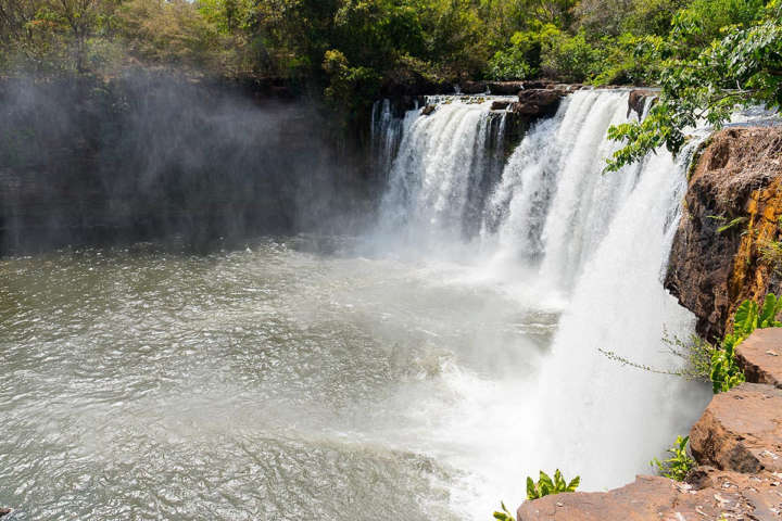 A queda d’água é a maior em volume de água do rio Farinha