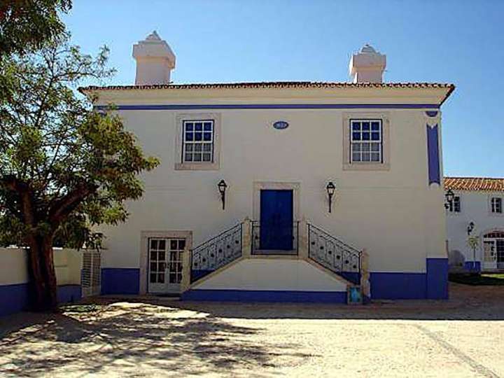 Fachada do hotel Rural Monte da Rosada, em Estremoz