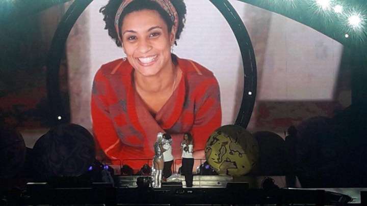 A parlamentar assassinada junto do motorista foi homenageada ontem, no último show da turnê de Katy Perry