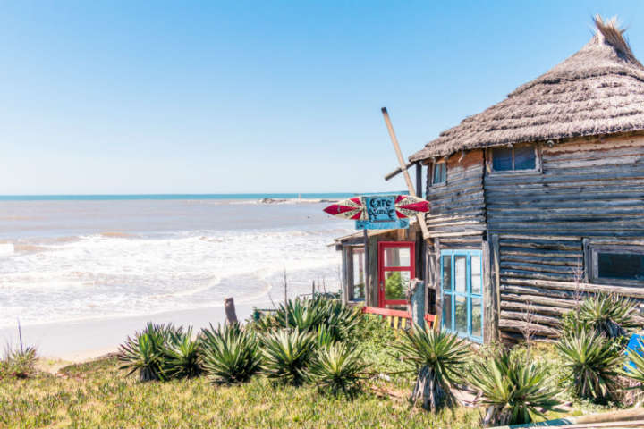 Juventude, surfe e sossego é o que Punta del Diablo oferece para quem quer se desligar