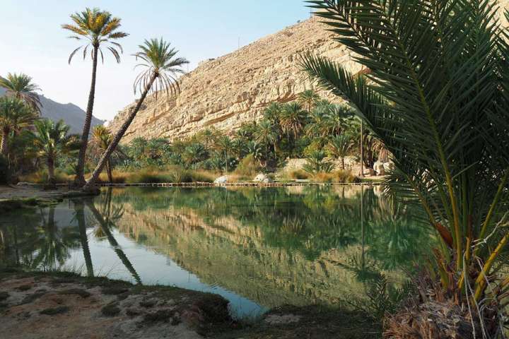 Wadi Shab: nadando se chega a uma gruta espetacular