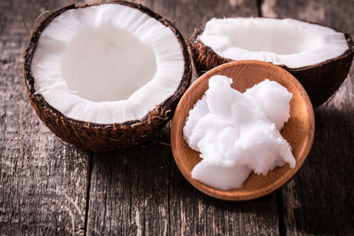 Confira os benefícios do coco em suas diferentes versões: polpa, óleo e água