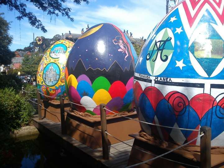 Decoração, feiras e exposições temáticas colorem a Páscoa de Gramado