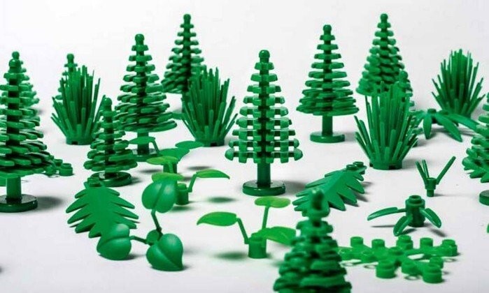 Lego inicia produção de peças de montar de plástico verde feito de cana-de-açúcar, inicialmente em elementos botânicos