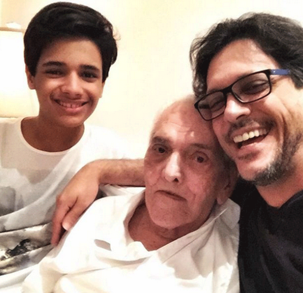 Lucio Mauro publicou foto com o pai e o filho