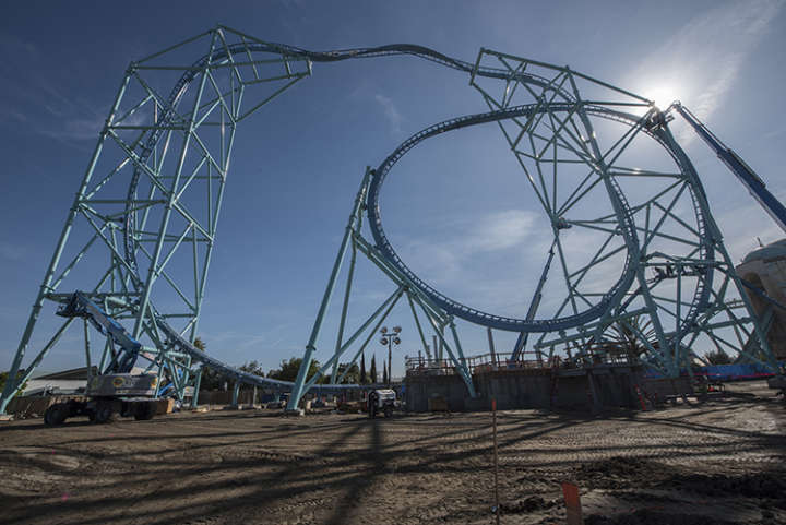 A instalação da estrutura de aço já foi finalizada