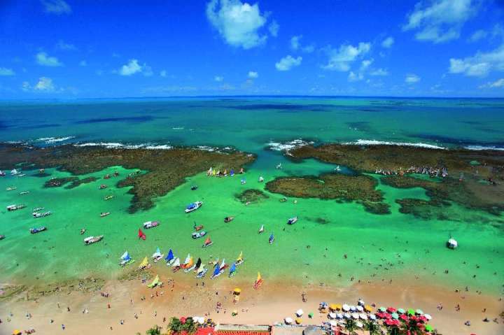 Vista aérea de Porto de Galinhas, no litoral sul de Pernambuco