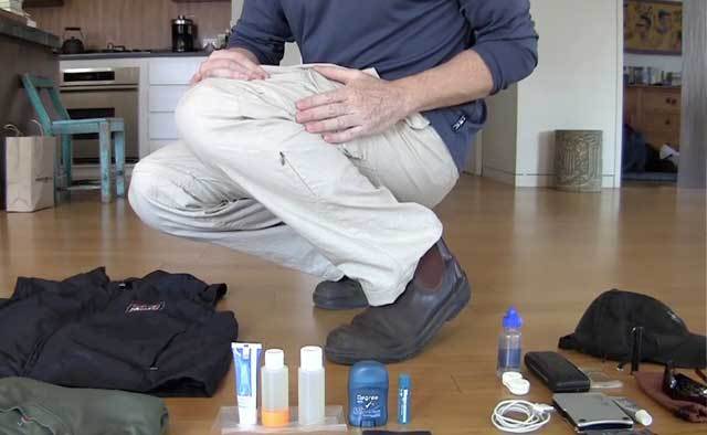 Alguns dos itens que Rolf levou nos bolsos da calça e da jaqueta