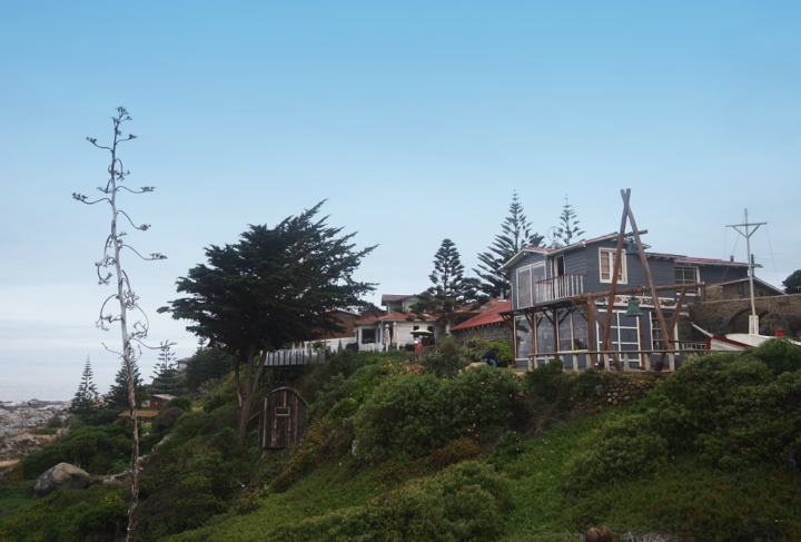 Vista da casa do poeta Pablo Neruda em Isla Negra, no Chile
