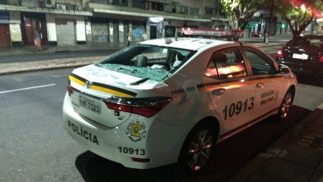 O carro da polícia gaúcha foi atingido pela TV