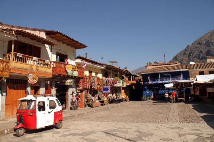 Mercado de rua de Pisac, no Vale Sagrado, no Peru