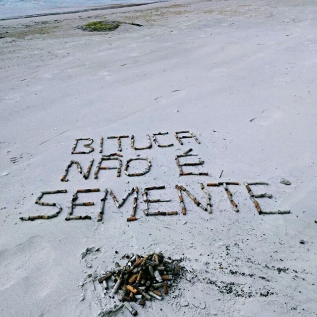 A campanha contra bitucas quer acabar com esse lixo nas praias da Ilha de Porto Belo