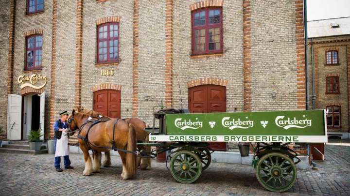 Fábrica da Carlsberg, em Copenhague, na Dinamarca; veja como vistar as principais cervejarias da Europa