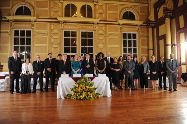 O gabinete será composto por 14 mulheres e 11 homens