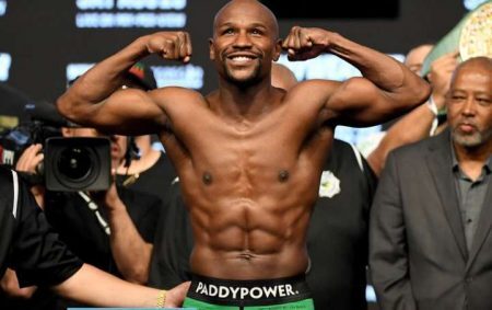 Floyd Mayweather sofre atentado nos EUA