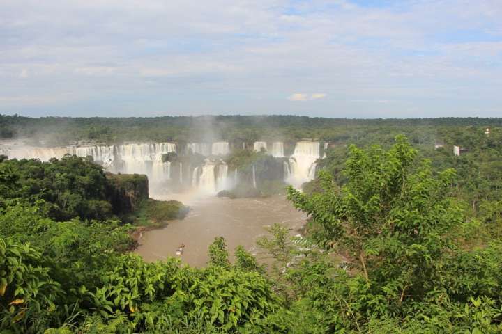 As cataratas são uma das atrações de Foz