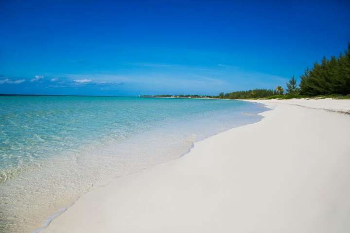 As Bahamas têm praias de águas cristalinas