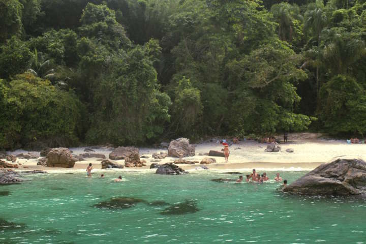 Praia de Jurubaíba, mais conhecida como Praia do Dentista