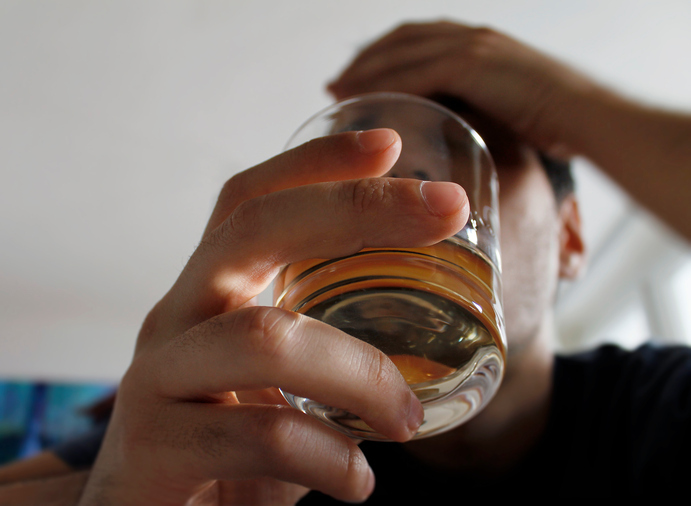 Os riscos para a saúde aumentam rapidamente à medida que as pessoas bebem mais