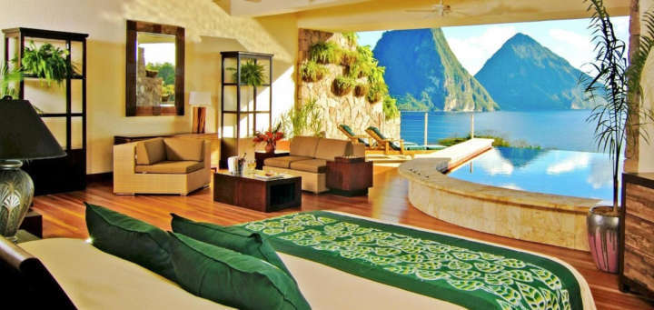 Interior de uma das suítes do Jade Mountain Resort