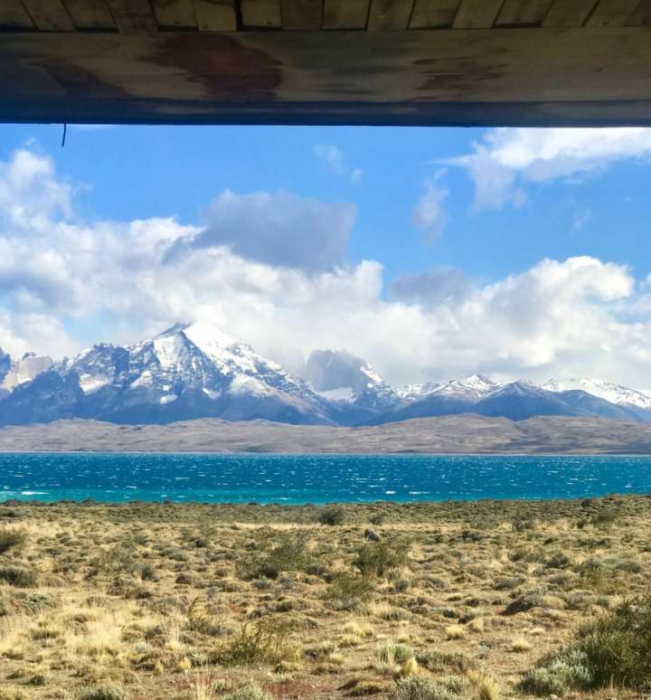 Lago Sarmiento, em Torres de Paine, no Chile, com vista do Tierra Patagônia