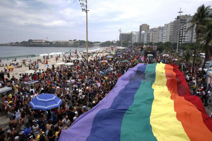 22ª Parada do Orgulho LGBTI, na Praia de Copacabana
