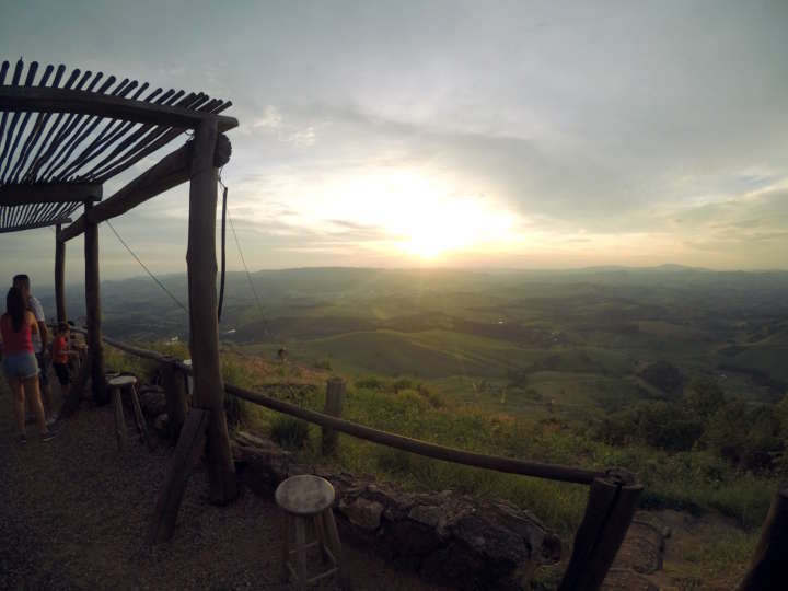 Final de tarde na Pedra Bela Vista, em Socorro