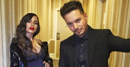 Anitta e o cantor Jbavin em parceria internacional