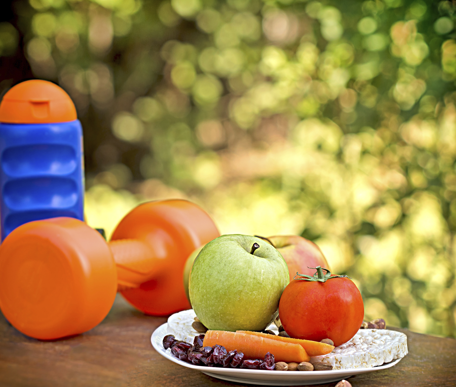 Adotar uma dieta rica em nutrientes e vitaminas é, segundo os especialistas, um hábito essencial para retardar o envelhecimento – iStock/Getty Images