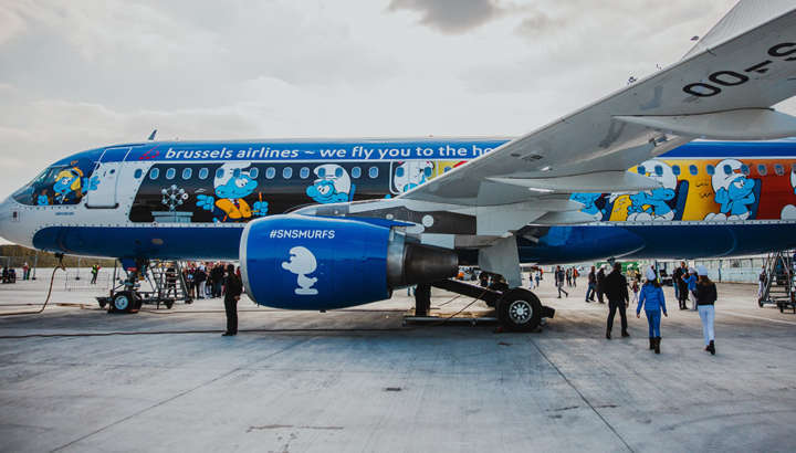 Avião temático dos Smurfs da Brussels Airlines