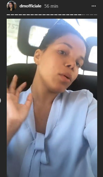 Day McCarthy mostrando ferimento no rosto