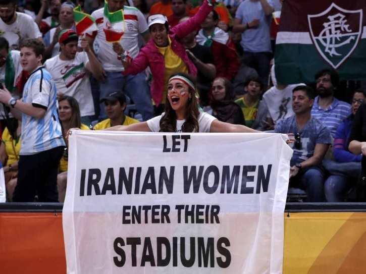 A torcida fez um protesto durante a Copa em apoio às mulheres iranianas