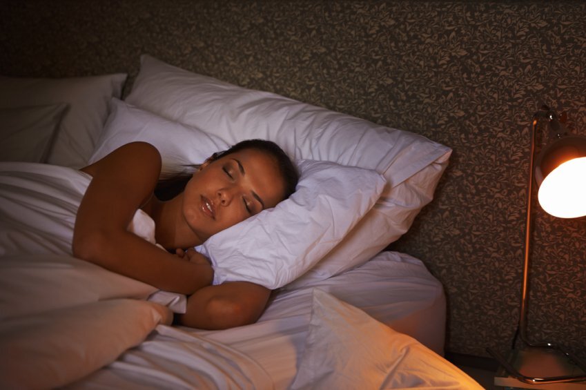 Dormir bem a fase do sono profundo é essencial para reduzir o risco de demência
