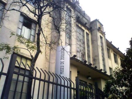 O Museu de Zoologia da USP fica em um dos limites do Parque da Independência