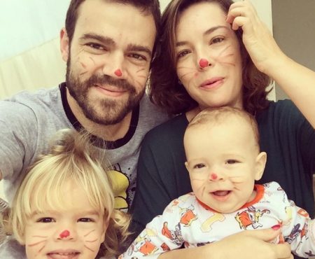 João Gomez, Regiane Alves e os filhos, João Gabriel e Antônio