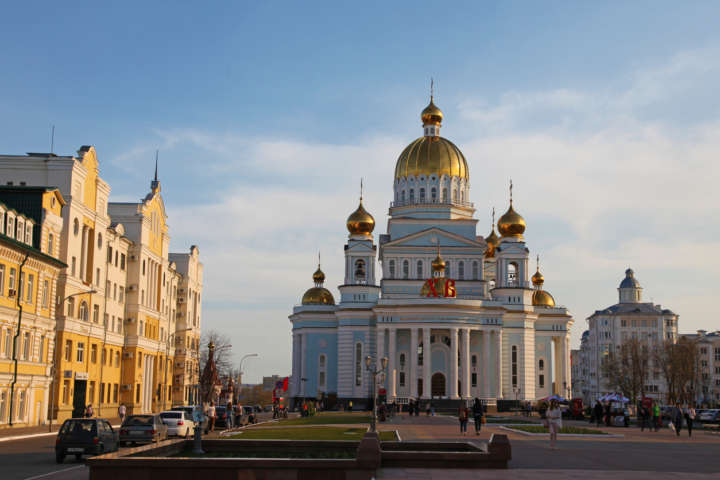 Vista da Catedral de St. Theodore Ushakov , em Saransk