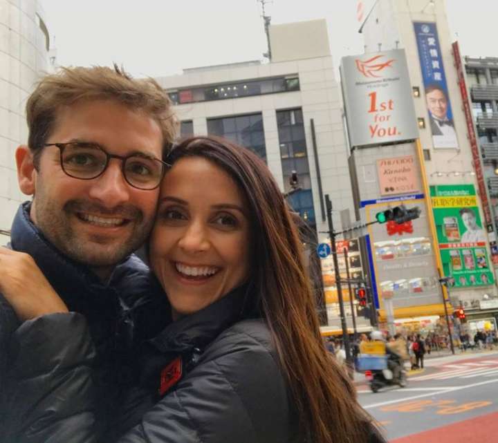 O casal no bairro de Shibuya, em Tóquio