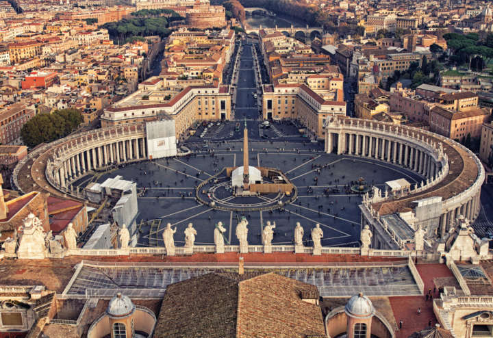 Vista aérea da Praça São Pedro, no Vaticano