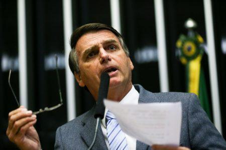 Brasília – Deputado Jair Bolsonaro discursa durante sessão para eleição do presidente da Câmara dos Deputados e demais membros da mesa diretora ()