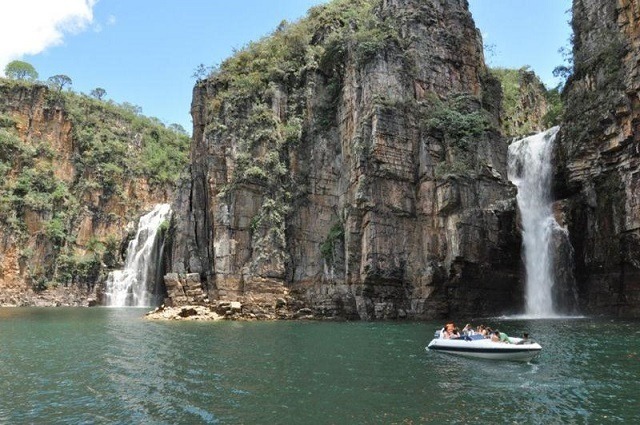 A dimensão do conjunto de lagos realmente impressiona: é quatro vezes maior que a baía de Guanabara