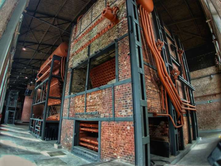 Casa das Caldeiras é hoje um dos lugares mais deliciosos da cidade pra curtir um show ou se jogar num rolê