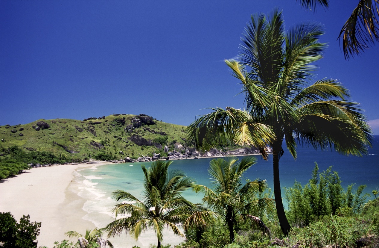 Vista da praia do Bonete, em Ilhabela (SP); destinos é um dos mais baratos para viajar nas férias de julho