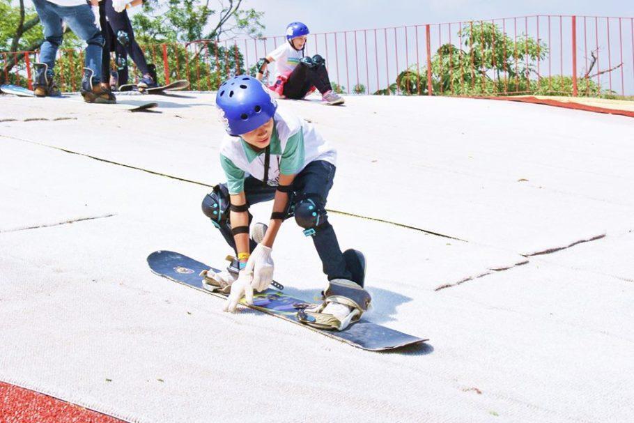 Ski, snowboard e patinação são algumas das atrações do Ski Mountain Park