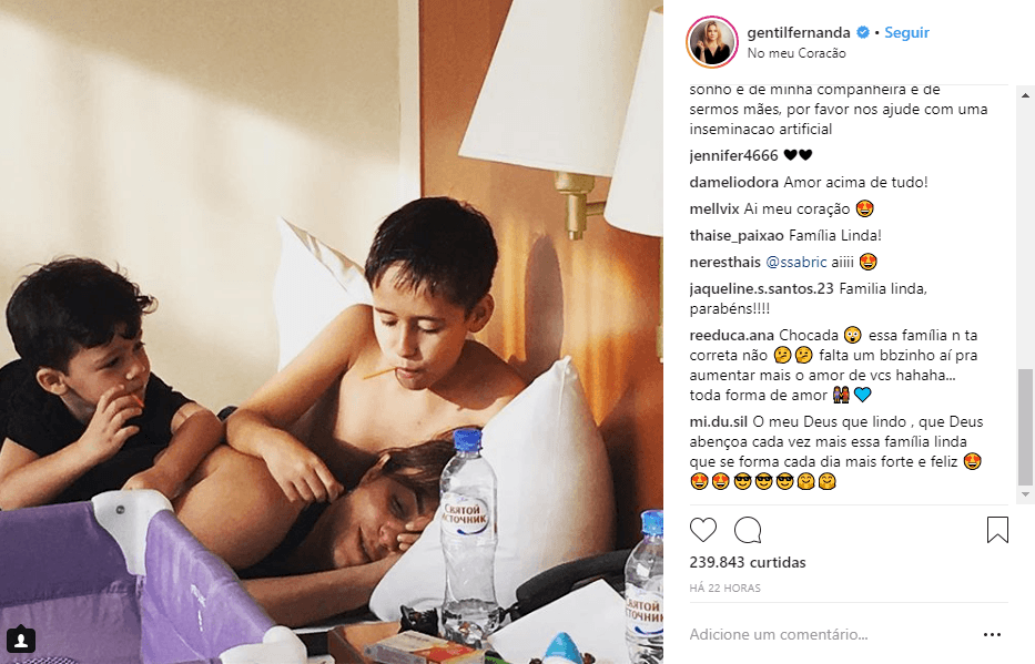 Fernanda Gentil flagra os filhos fazendo carinho na namorada e internet se derrete