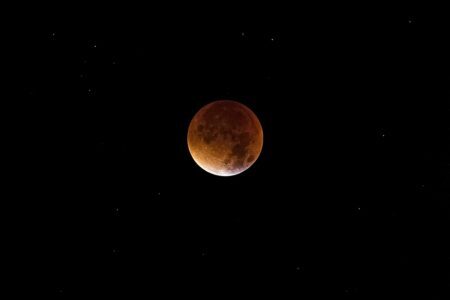 Observação Noturna do Eclipse Total Lunar acontece nesta sexta, 27